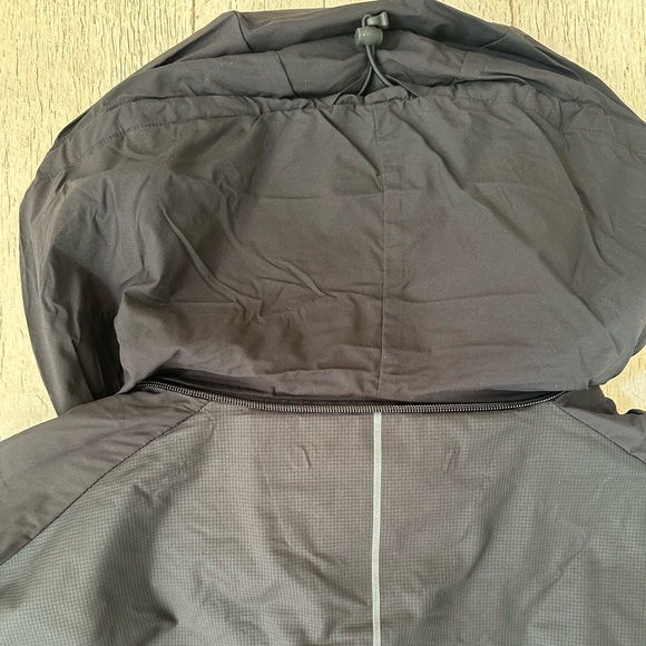 Warp Light Packable Jacket - Picture 9 of 16